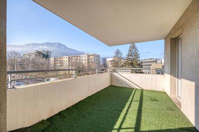 Appartement - 68 m² - 2 pièces