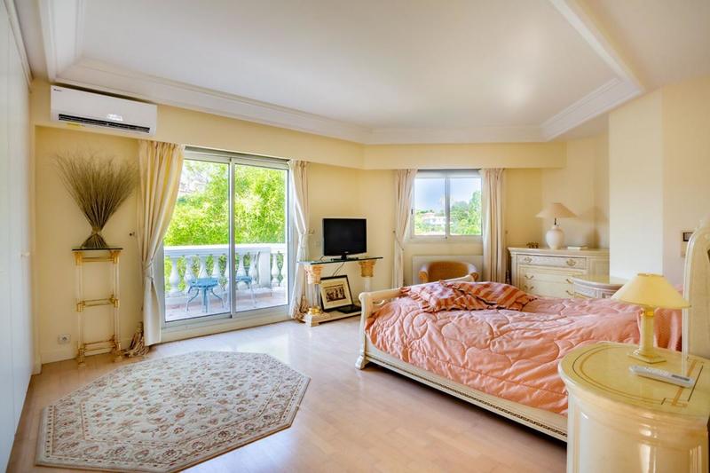 Villa - 550 m² - 7 pièces