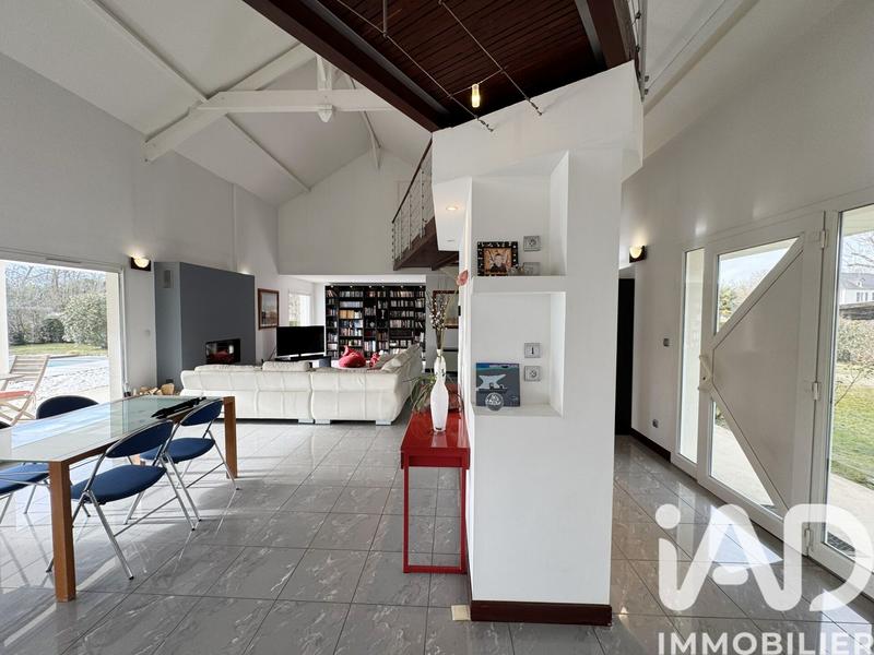 Maison - 200 m² - 5 pièces