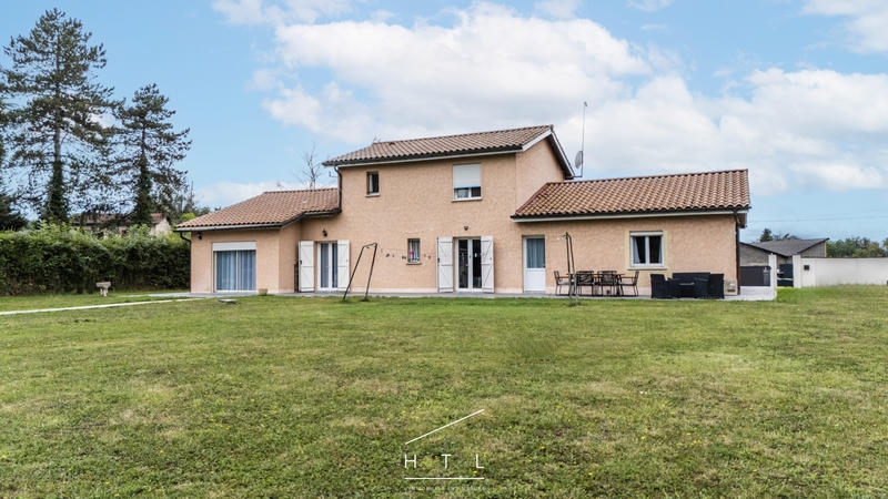 Maison - 215 m² - 7 pièces