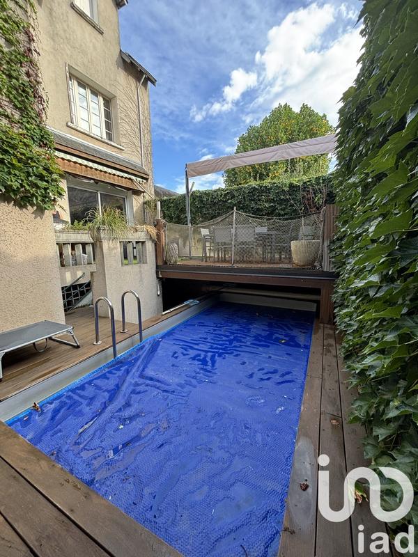 Maison - 225 m² - 7 pièces