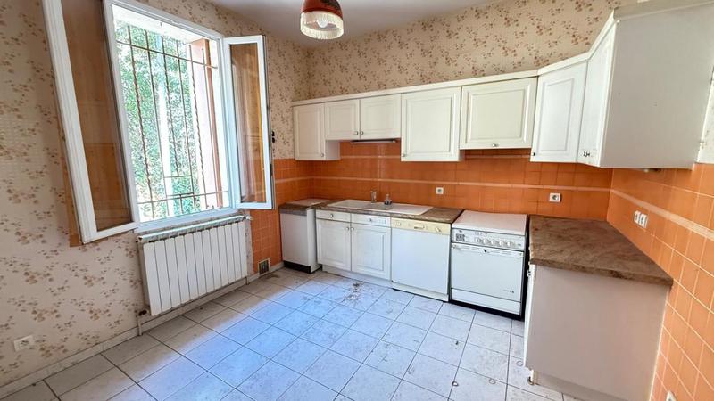 Demeure - 185 m² - 6 pièces