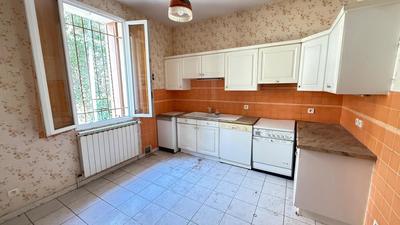 Demeure - 185 m² - 6 pièces