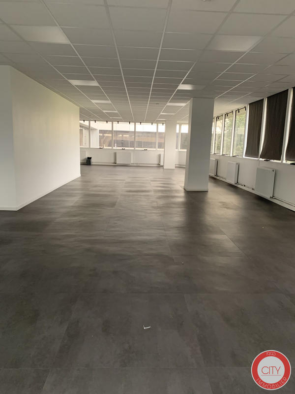 Local commercial - 143 m²