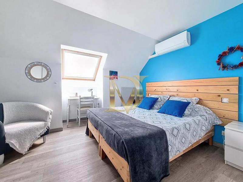 Maison - 230 m² - 8 pièces