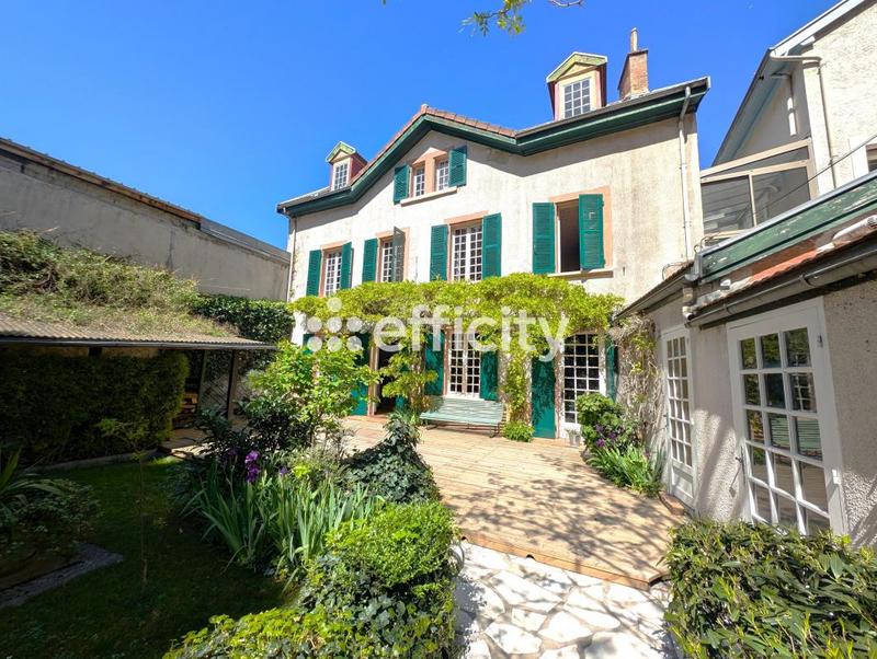 Maison - 186 m² - 5 pièces