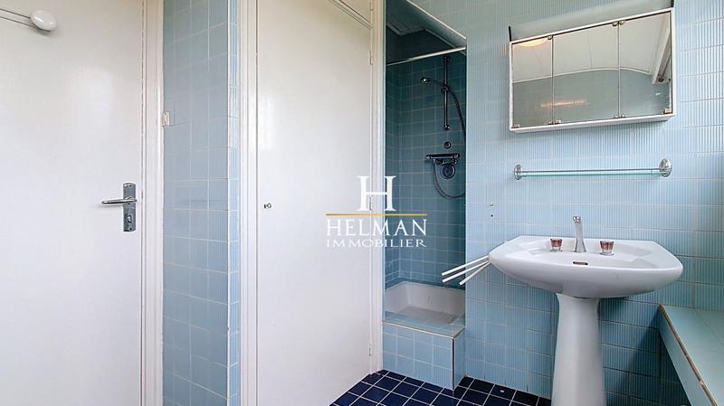 Maison - 245 m² - 10 pièces