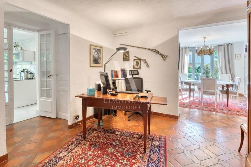 Appartement - 142 m² - 6 pièces