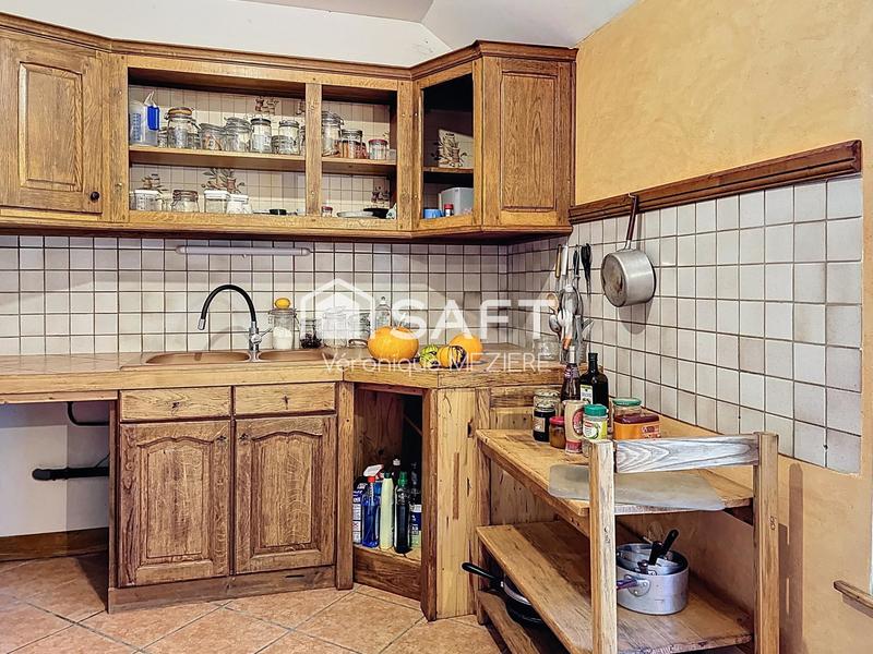 Maison - 178 m² - 11 pièces