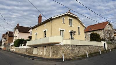 Maison de ville - 150 m² - 8 pièces