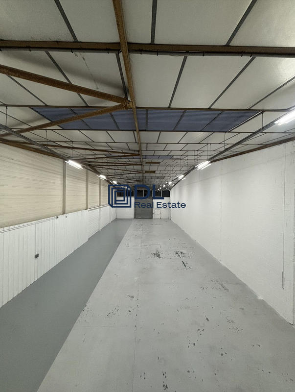 Entrepôt - 496 m²