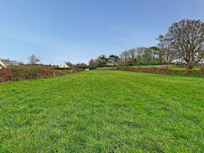 Terrain constructible - 3 700 m²
