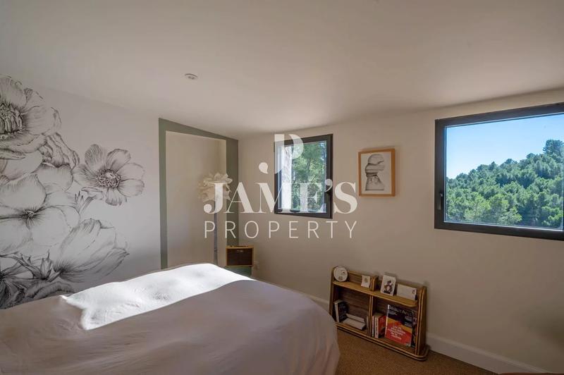 Maison - 180 m² - 5 pièces