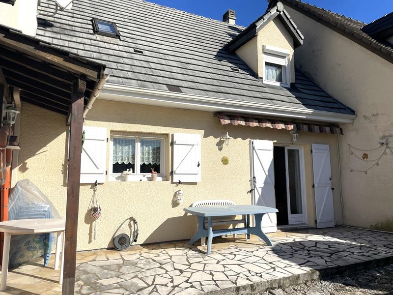 Maison - 90 m² - 4 pièces