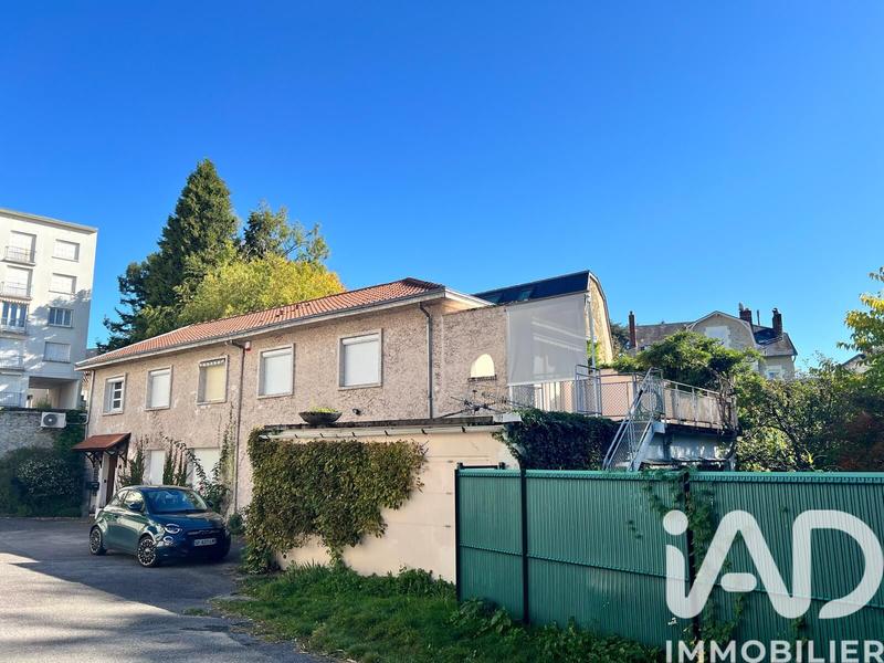 Maison de ville - 241 m² - 8 pièces