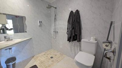 Maison - 420 m² - 17 pièces