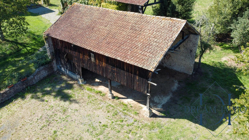 Maison - 213 m² - 9 pièces