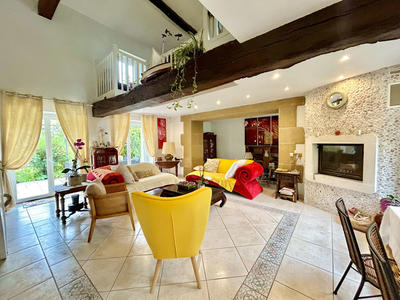 Propriété - 392 m² - 10 pièces