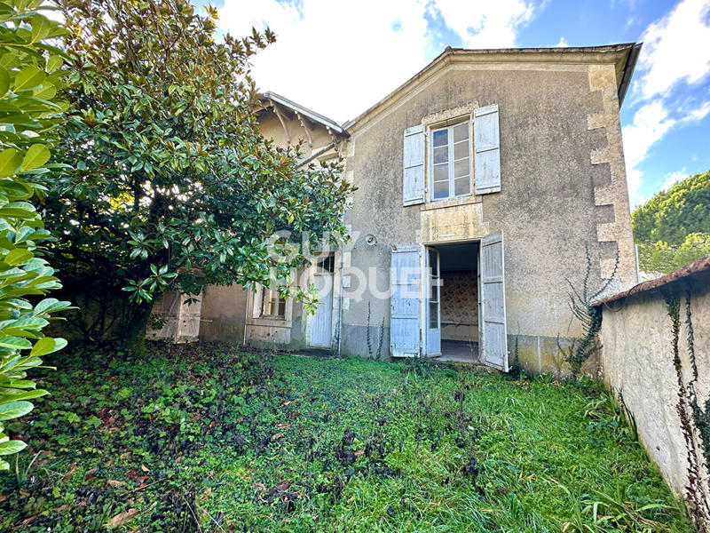 Maison - 216 m² - 8 pièces