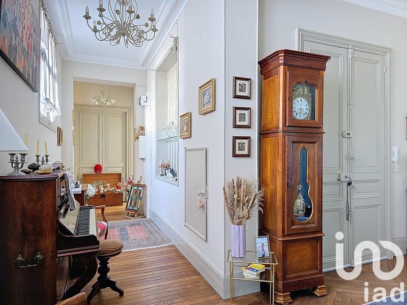 Appartement - 207 m² - 7 pièces