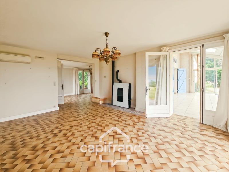 Maison - 235 m² - 7 pièces