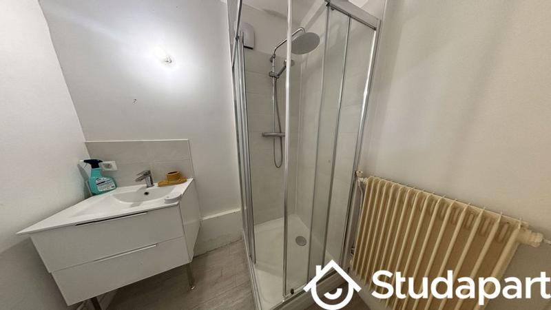 Chambre - 64 m² - 1 pièce