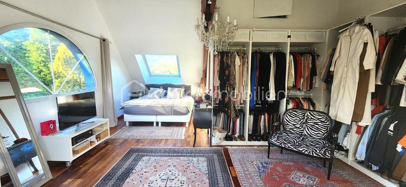 Propriété - 230 m² - 8 pièces