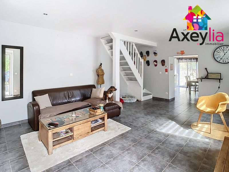 Maison - 99 m² - 5 pièces