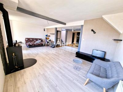 Maison - 185 m² - 9 pièces