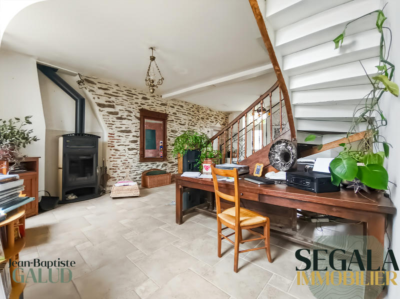 Maison - 230 m² - 6 pièces