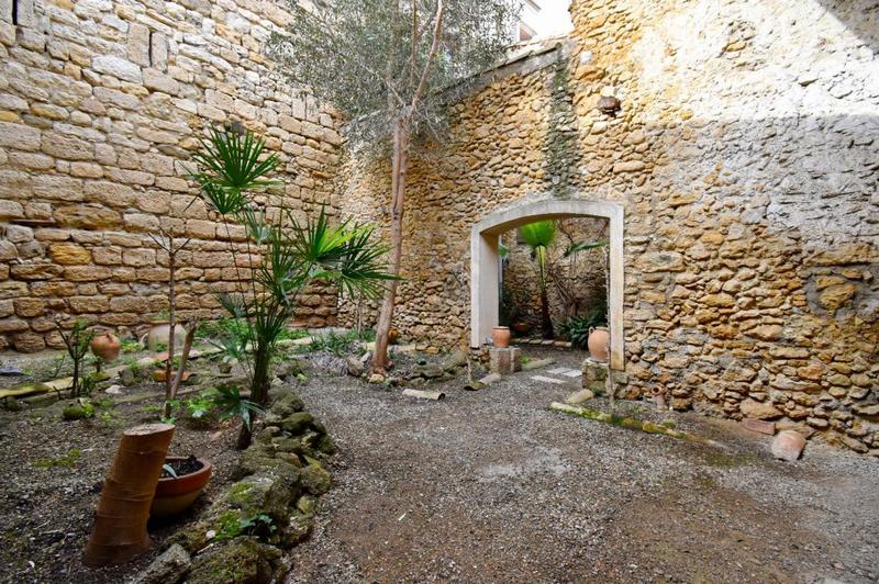 Maison - 391 m² - 12 pièces