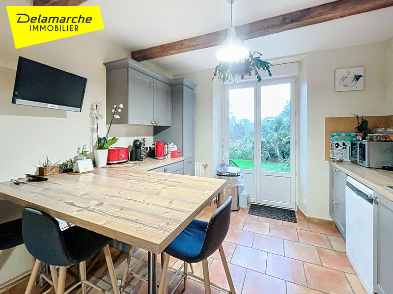 Maison - 217 m² - 8 pièces