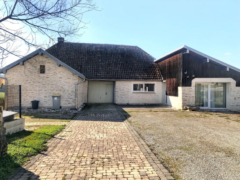 Maison - 215 m² - 9 pièces