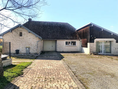 Maison - 215 m² - 9 pièces