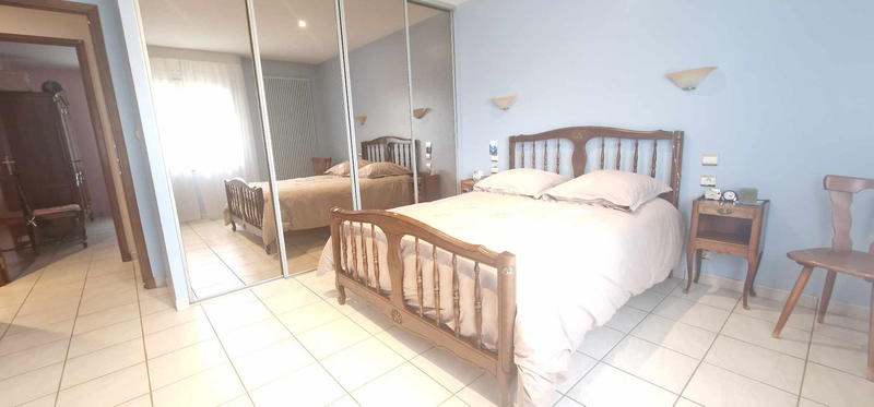 Villa - 163 m² - 10 pièces