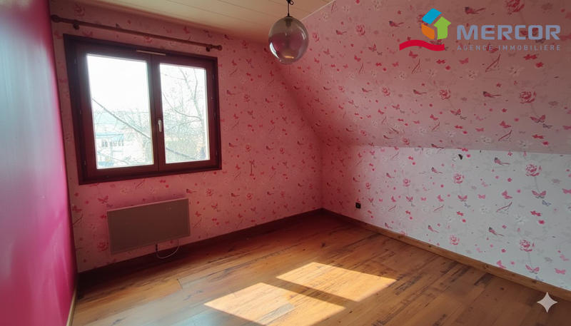 Maison - 92 m² - 4 pièces