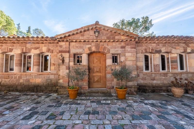 Maison ancienne - 300 m² - 8 pièces