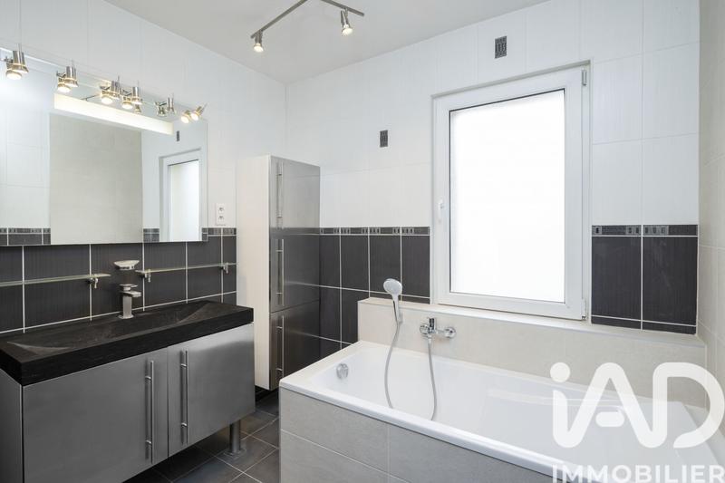 Maison - 200 m² - 7 pièces