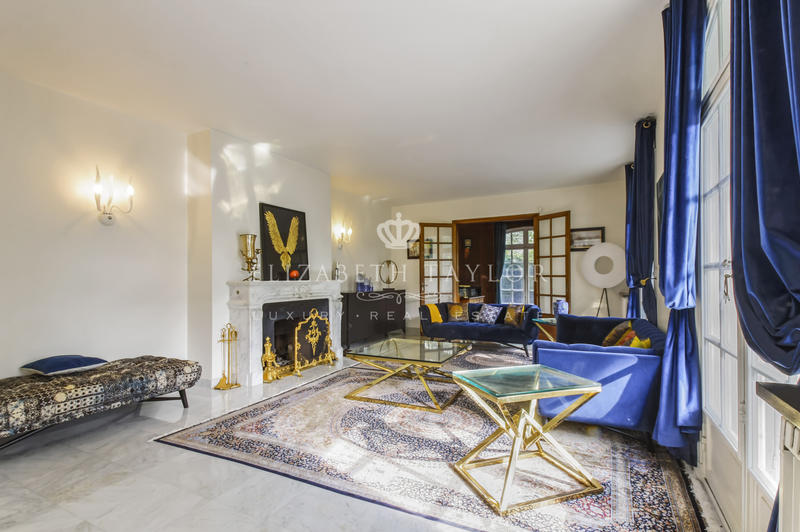 Villa - 420 m² - 14 pièces