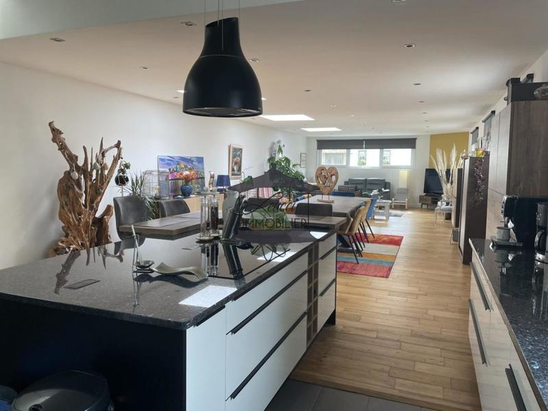 Maison - 203 m² - 3 pièces