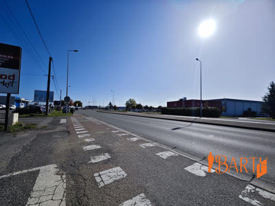 Local d'activités - 1 911 m²