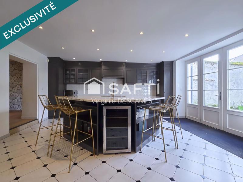 Maison - 198 m² - 7 pièces