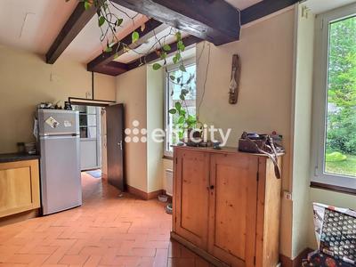 Maison - 237 m² - 8 pièces