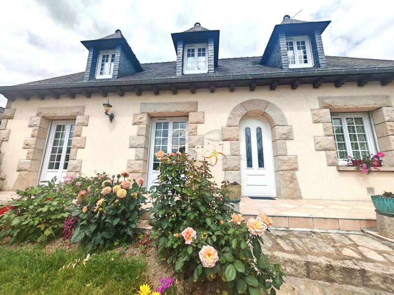 Maison traditionnelle - 156 m² - 7 pièces