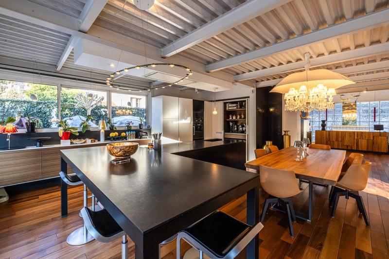 Maison - 397 m² - 8 pièces