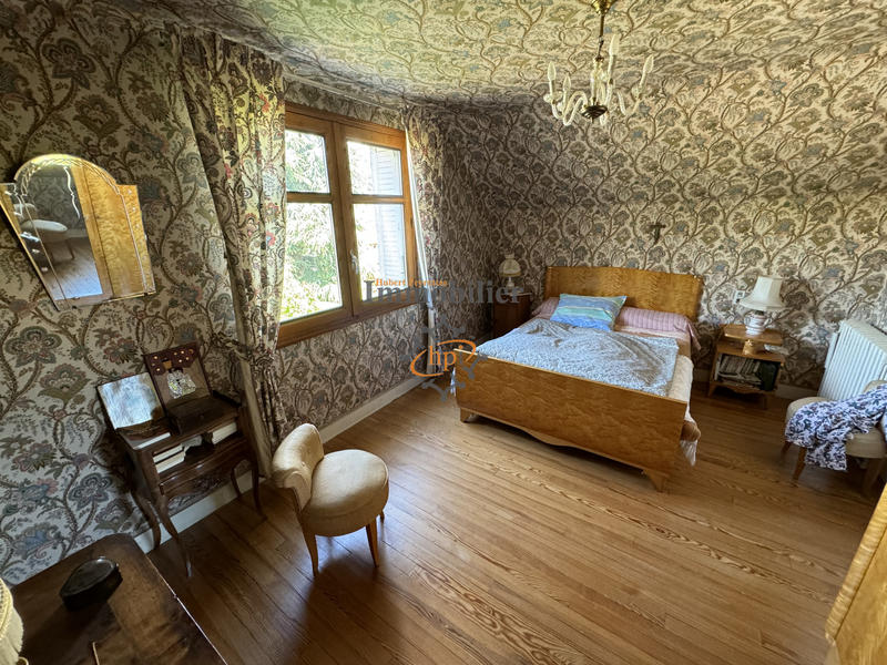 Maison - 170 m² - 8 pièces