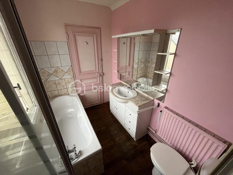 Maison - 215 m² - 5 pièces