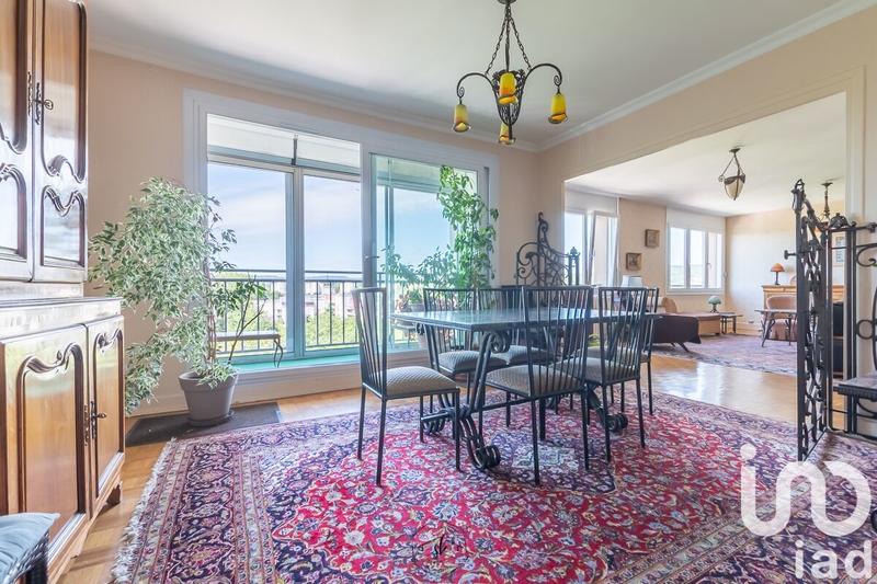 Appartement - 200 m² - 7 pièces