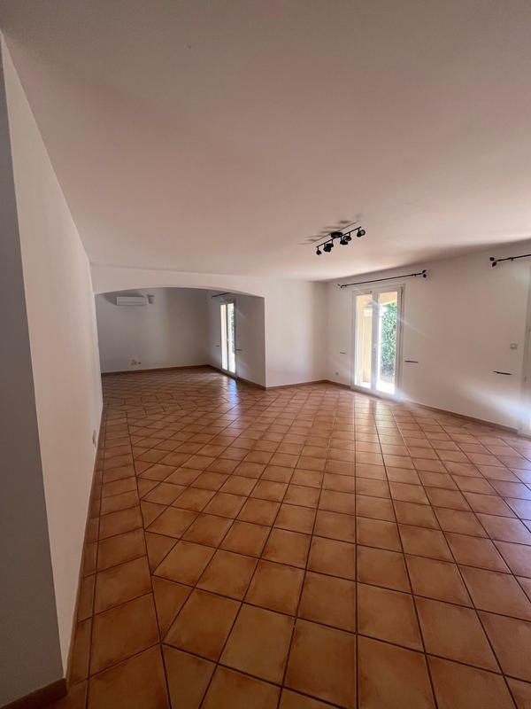 Local commercial - 163 m²