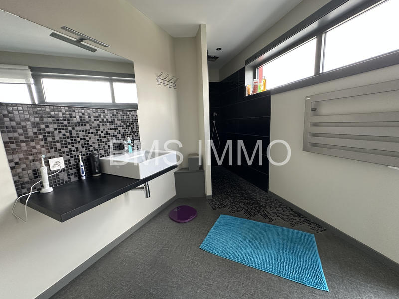 Appartement - 161 m² - 5 pièces